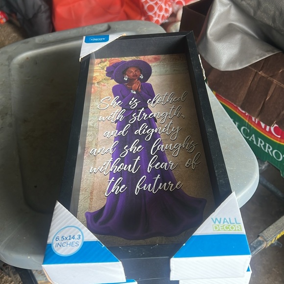 Decor - Picture 5 of 6